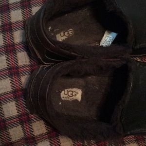 Men slip on ugg sizes 11